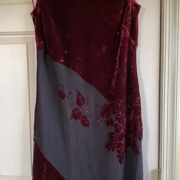 Liz Claiborne Formal Velvet Maxi Dress Red Black SZ 12 - Picture 3 of 13